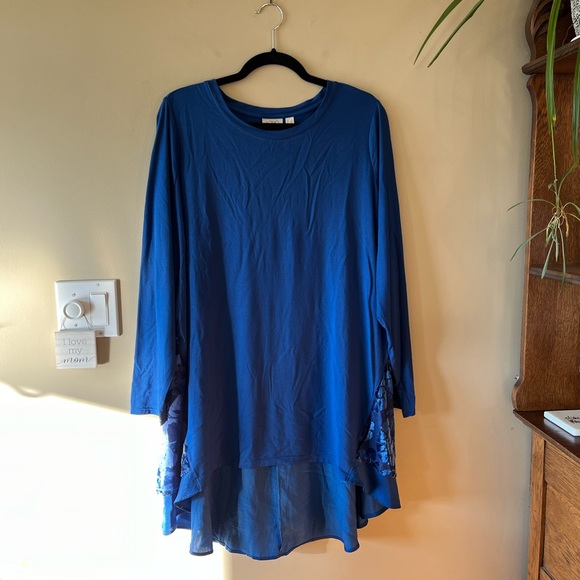 LOGO Lori Goldstein Royal Blue Top with Raised Velvety Floral Overlay at Back - Picture 5 of 15